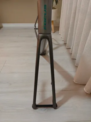 FOCUS Izalco Max disc 100% cableado interno