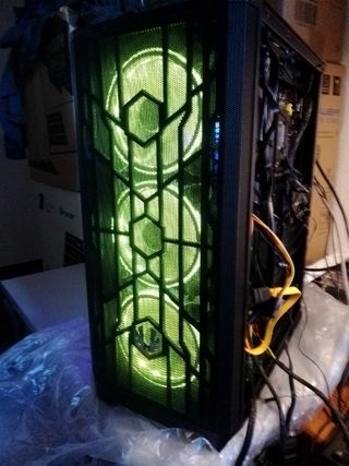 Ordenador Gaming Negro y Rojo