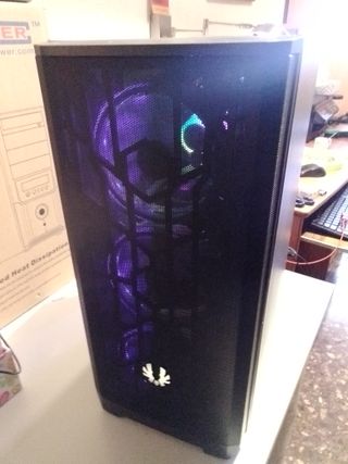 Ordenador Gaming Negro y Rojo