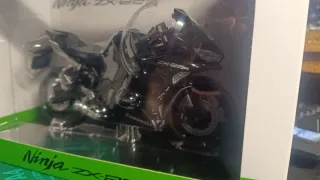 Réplica Kawasaki Ninja ZX-25R Negra 1/12