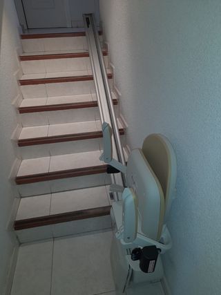 SALVAESCALERAS EN VENTA DE BAÑOS – INSTALACIÓN