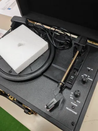 Tocadiscos Vintage Maleta Bluetooth Beige