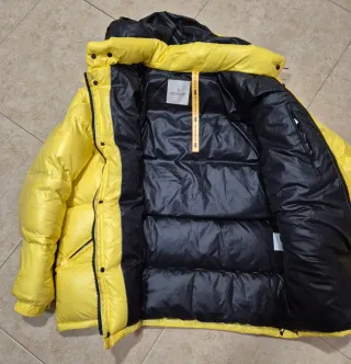 Chaqueta Moncler Amarilla