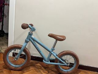 Bicicleta sin pedales Little Dutch azul