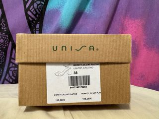 Zapatos de fiesta dorados