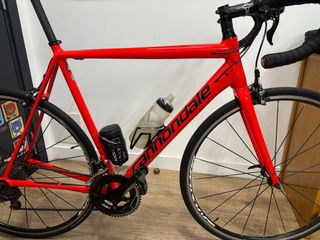 Bicicleta Cannondale CAAD 12 Shimano 105 Roja