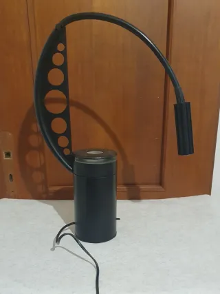 Lampada da tavolo design nero