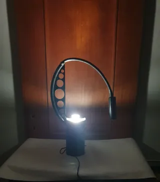 Lampada da tavolo design nero