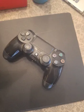 PS4 (PlayStation 4) 1TB Negra