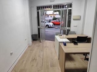 Local comercial en venta en Cruz Roja en Sevilla