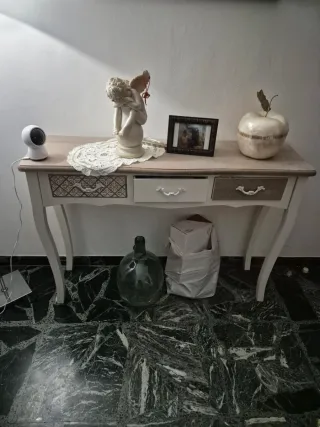 Mesilla de entrada o pasillo