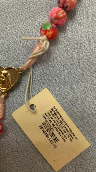 Rosario fatto a mano con perline colorate