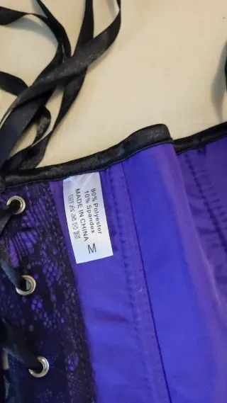 Corsé Morado Talla M con Liguero