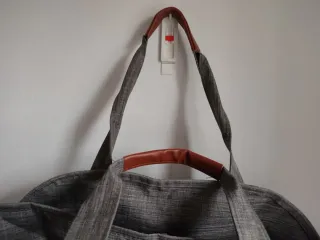 Bolso organizador carrito bebé gris