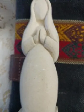 Madonnina in pietra leccese