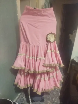 Falda flamenca rosa hecha a mano