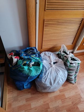 Consegna di abbigliamento per bambini 0-6 anni