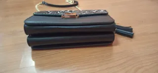 Bolso negro estampado serpiente