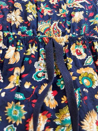 Vestido corto estampado floral manga larga