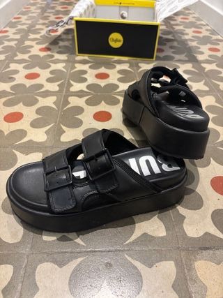 Sandalias con plataforma Buffalo Vegan negras