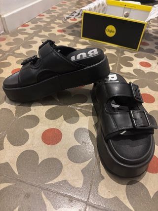 Sandalias con plataforma Buffalo Vegan negras