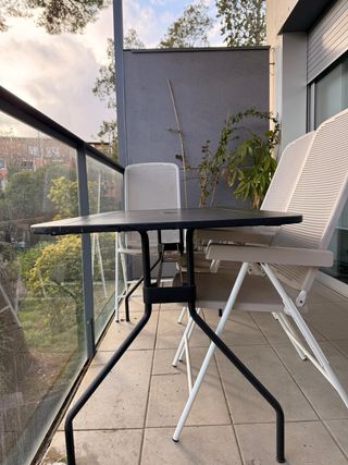 Tavolo da giardino in metallo grigio e 4 sedie