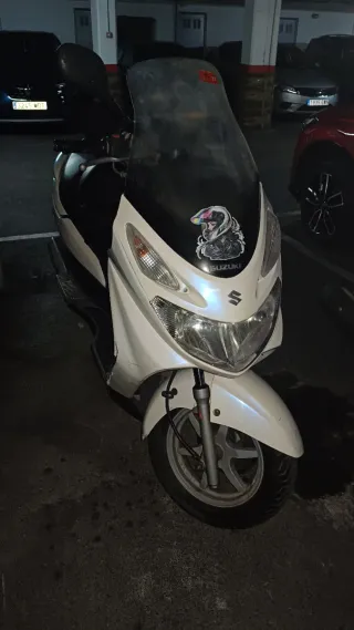 Suzuki Burgman 125cc Maxiscooter 2005