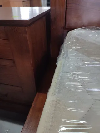 Conjunto cama + 2 mesas cabeceira