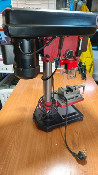 Taladro de mesa AREBOS AR-HE-TBM500