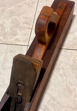 Pialla antica in legno
