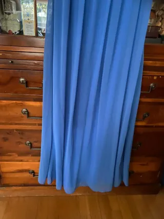 Vestido de fiesta azul asimétrico