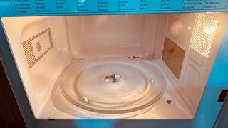 Microondas Candy Plata y Negro