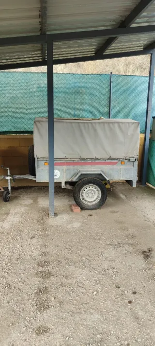 Remolque con lona