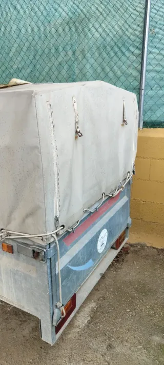 Remolque con lona