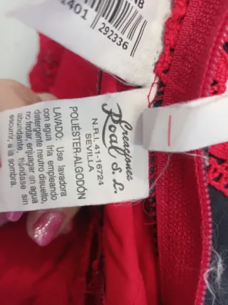 Traje de flamenca rojo y negro