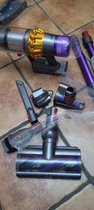 DYSON V15 Y MAS MODELOS DE EXPOSICIONES EN PERFIL