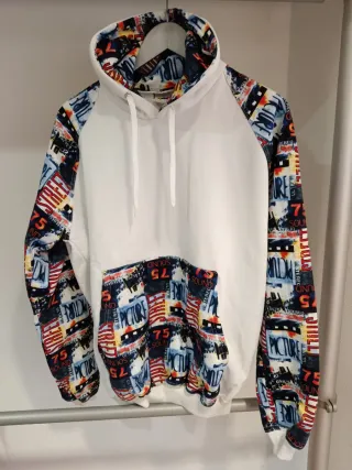 Sudadera unisex con capucha y estampado