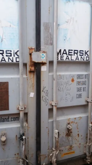 Contenedor marítimo Maersk usado