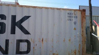 Contenedor marítimo Maersk usado
