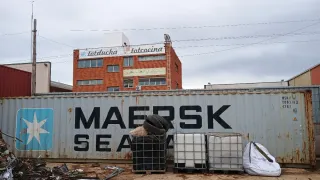 Contenedor marítimo Maersk usado