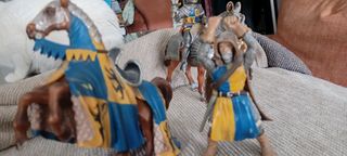 Figuras de Caballeros Medievales (2)