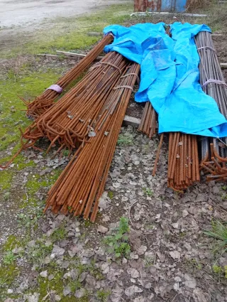 Lote de varillas de construcción