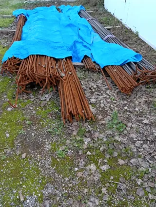 Lote de varillas de construcción