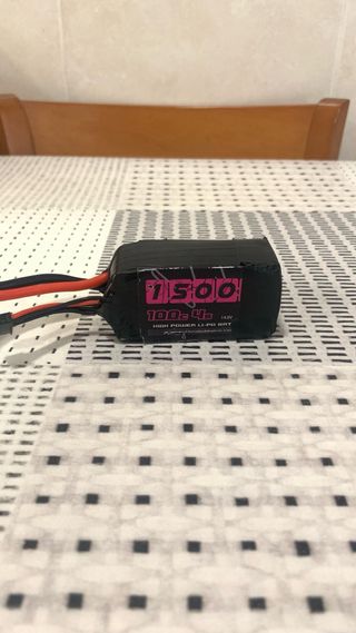 Baterías LiPo CNHL + HRB 1500mAh 14.8V 100C (4uds)