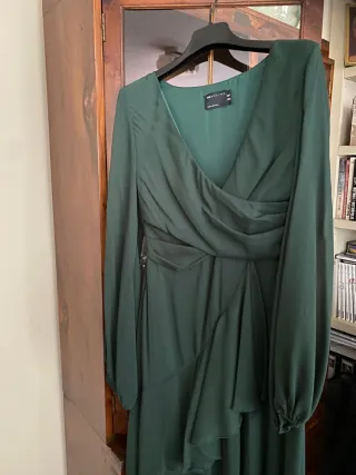 Vestido largo verde con drapeado
