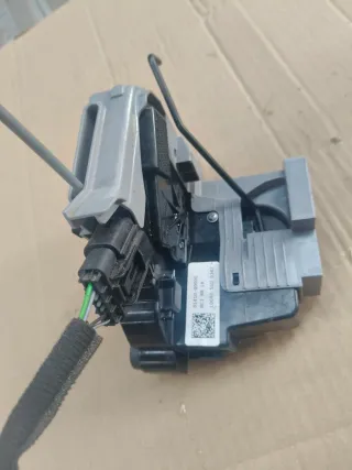 Cerradura Puerta Trasera Izquierda Hyundai i20 BC3