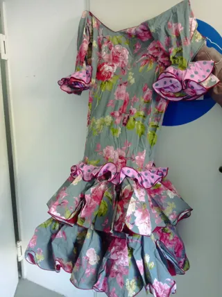 Traje Flamenca Volantes Flores