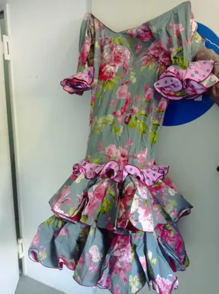 Traje Flamenca Volantes Flores