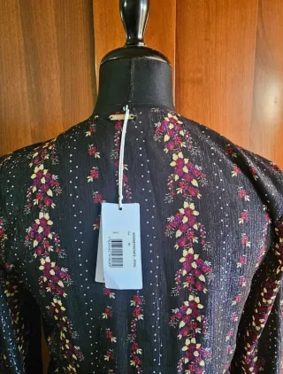 Vestito Guess nero con fiori viola