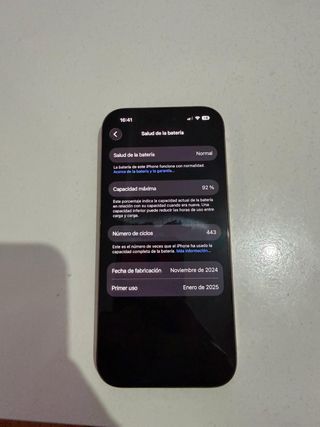 iPhone 16 Pro Dorado